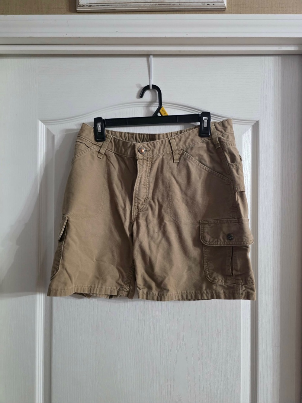 Carhartt Women’s Khaki Cargo Shorts Sz 10. MY-277